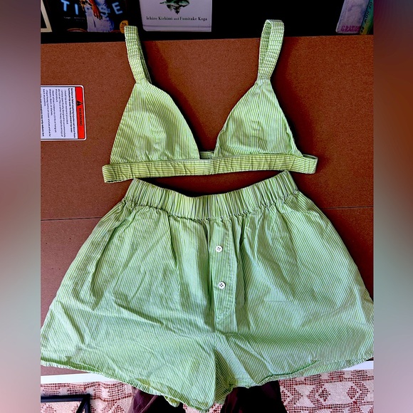 Green and White striped set from Intermix - Picture 1 of 3